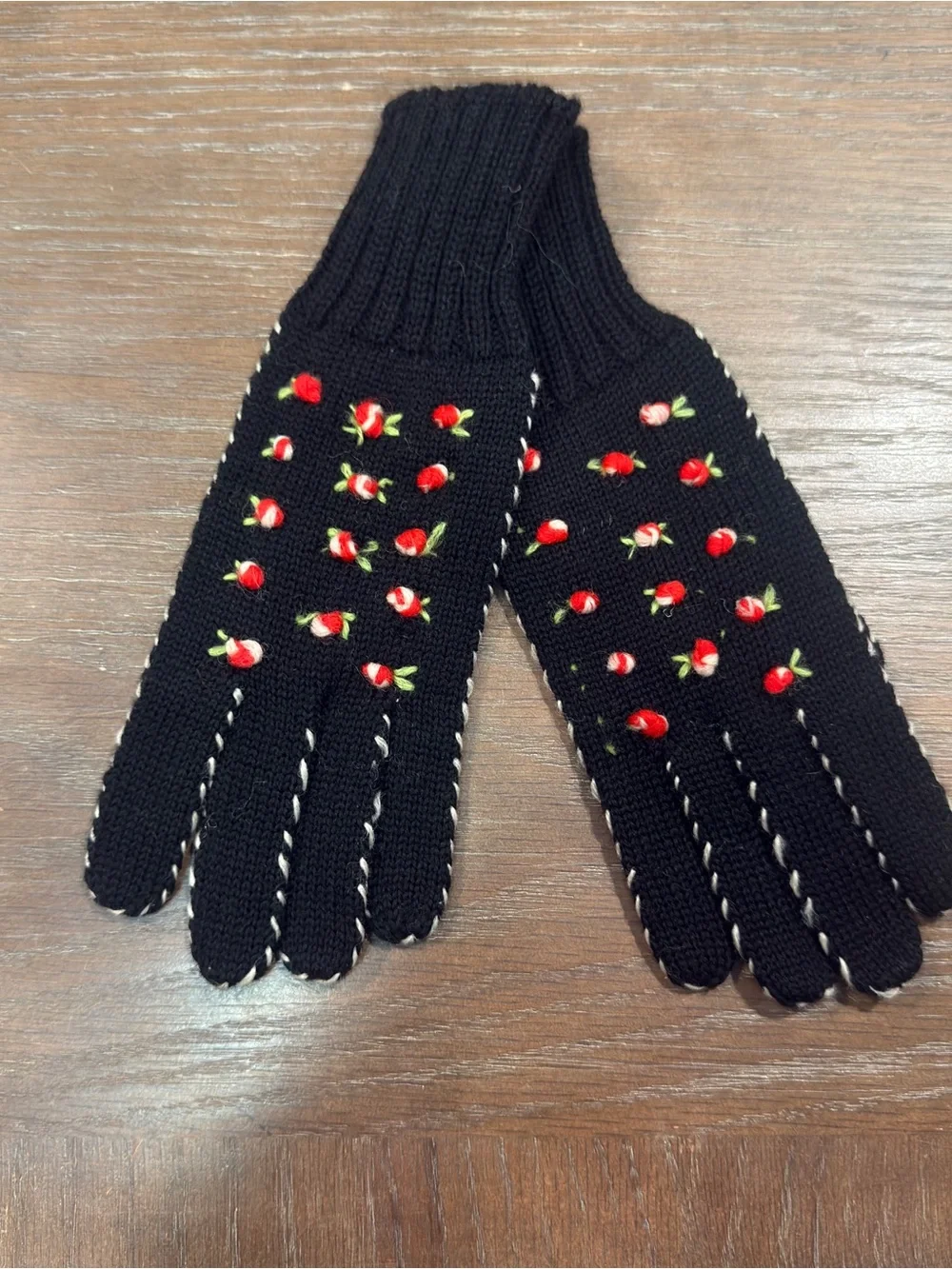 Vintage cottagecore black 100% wool knit gloves w/ red hand embroidered flowers